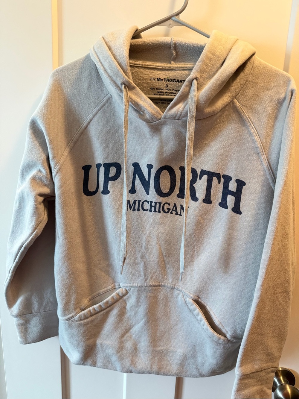 UP NORTH Michigan Light Gray Hoodie Size Small